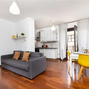 Terrace Con Parcheggio Incluso Appartamento Milano